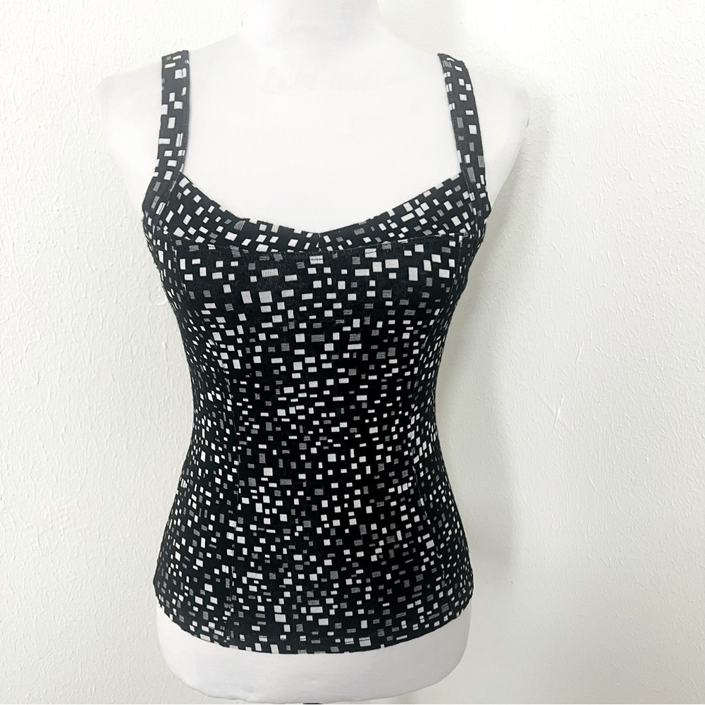 White House Black Market Womenโs XS Classy Abstract Sleeveless Blouse Tank EUC